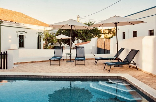 Sao Bartolomeu de Messines Villa | Casa Dona Antonia - Newly renovated 6-bedroom house with pool