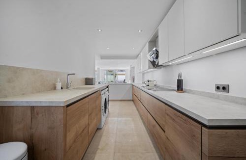 Golden Mile House | Casa Adriana