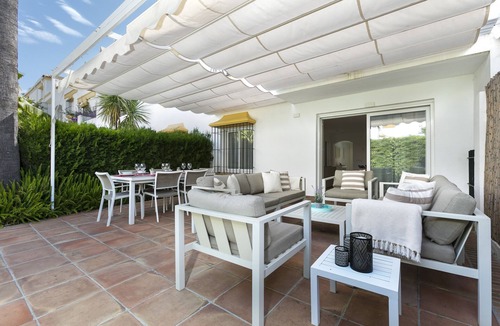 Golden Mile Ski Chalet | Casa Bella - Marbellamar