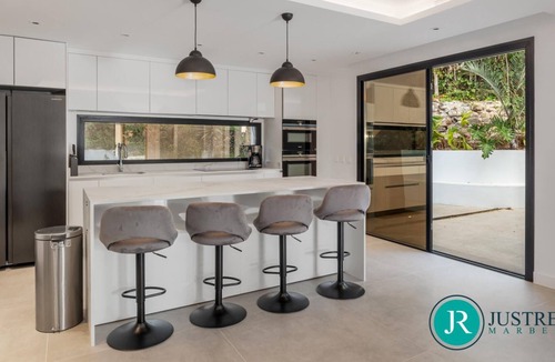 Nueva Andalucia Villa | Casa V - Stunning independent 7-bed Villa
