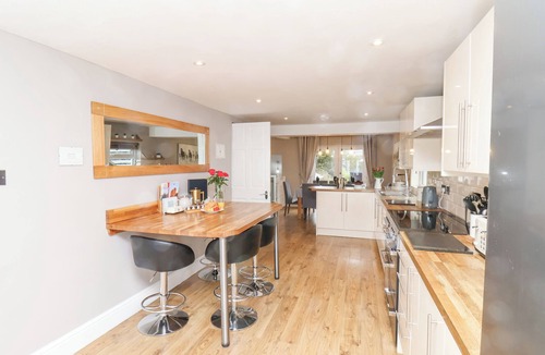 Burniston House | CASTLE VIEW, pet friendly, character holiday cottage in Burniston