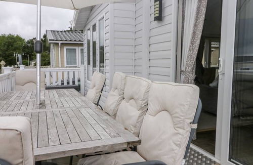 Cayton Bay Cottage | CAYTON PINES, pet friendly, character holiday cottage in Scarborough