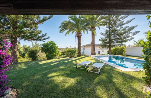 Elviria House | Charming villa with garden and private pool