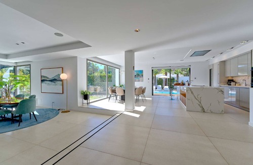 Puerto Banus Villa | Contemporary & Very Spacious Villa Puerto Banus