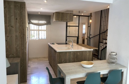 Marbella House | Cozy townhouse 300 meters from the most beautiful beach in Marbella free wifi