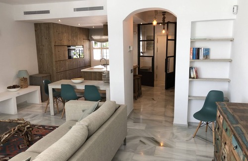 Marbella House | Cozy townhouse 300 meters from the most beautiful beach in Marbella free wifi