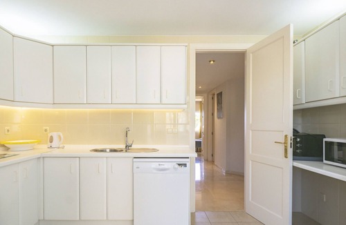 Elviria Apartment | Cubo's Apartment Boutique Elviria Hills/golf/free wifi