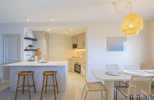 Cabopino Apartment | Cubo's Atico Cabopino Port & Parking/close to beach/free wifi/community pool