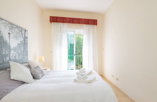 Urbanizacion Pinos Verdes Apartment | Cubo's Carib Playa Apartment in Marbella&Parking / close to beach / air conditioning / free wifi