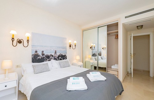 Urbanizacion Pinos Verdes Apartment | Cubo's Carib Playa Apartment in Marbella&Parking / close to beach / air conditioning / free wifi