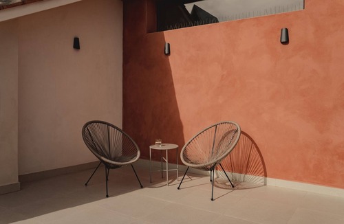 Old Town Apartment | Deluxe Apartment Pau Suites