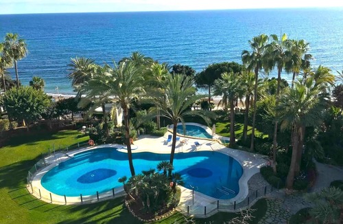 Golden Mile Apartment | Deluxe Apartment 'Gran Marbella' with Mountain View, Wi-Fi and Air Conditioning