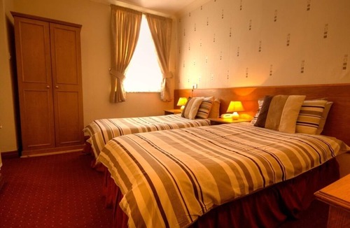 Scarborough City Centre House | Dickens Bar and Inn