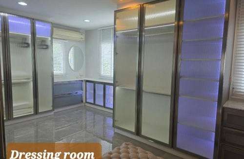 Nonthaburi House | Elegant 3 Bedrooms Home near MRT Central WestGate and Central WestVille 3 to 10 Min Drive