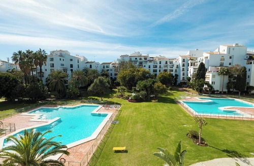 Puerto Banus Apartment | ELEGANT APARTMENT FOR A HOLIDAY TO REMEMBER IN THE HEART OF PUERTO BANÚS!