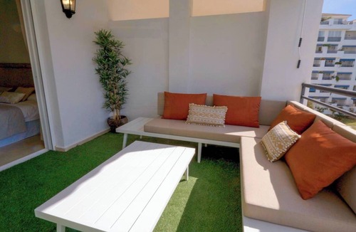 Puerto Banus Apartment | ELEGANT APARTMENT FOR A HOLIDAY TO REMEMBER IN THE HEART OF PUERTO BANÚS!