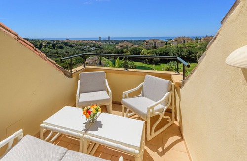 Elviria Apartment | Elviria Hills Penthouse – Idyllic Golf & Sea View Oasis in Marbella