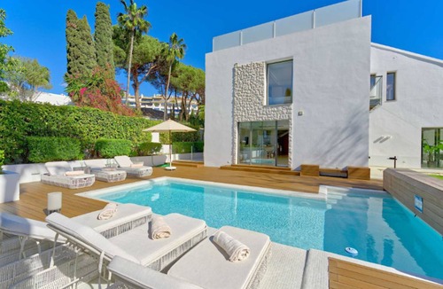 Puerto Banus Villa | 300 m² Villa ∙ 5 bedrooms ∙ 12 guests