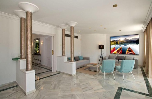 Marbella Villa | FABULOUS LUXURY VILLA 34121215 IN GOLF VALLEY, PRIVATE HEATED POOL, CLOSE PUERTO BANUS MARBELLA