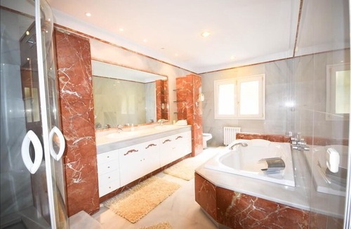 Urbanizacion Marbessa Villa | Fantastic villa in Marbesa directly on the beach