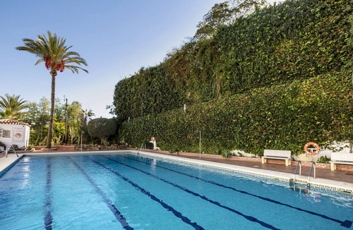 Nueva Andalucia Apartment | FIVE STAR 3 bedroom Apt in ideal location - RDR237