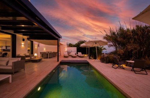 Urbanizacion Costabella Apartment | Frontline 6 BDRM Luxury Villa w Beach Access
