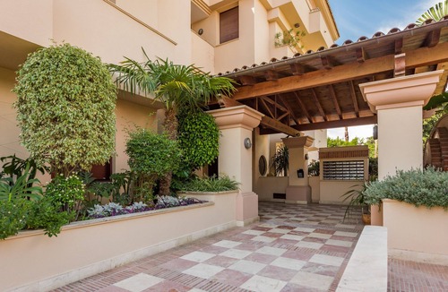 San Pedro de Alcantara Apartment | ⭐FRONTLINE BEACH APARTMENT