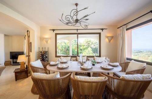 Urbanizacion el Rosario Villa | Grand Villa! with Golf & Sea view!
