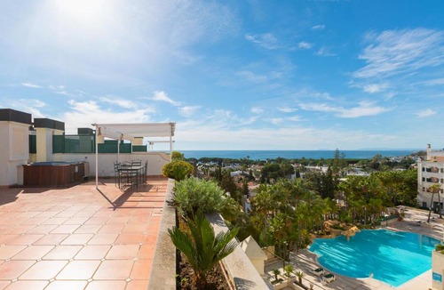 Golden Mile Apartment | Guadalpin Residences