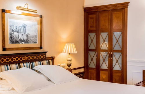 Golden Mile Hotel | Guadalpin Suites