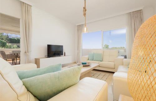 Elviria Apartment | Holiday apartment with private terrace, just 10 minutes by car from Elviria Beach, Marbella