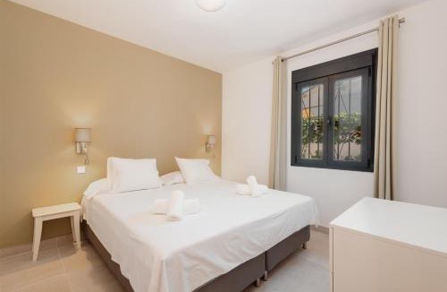 Urbanizacion Costabella House | Holiday home with large sunny terrace, Costabella