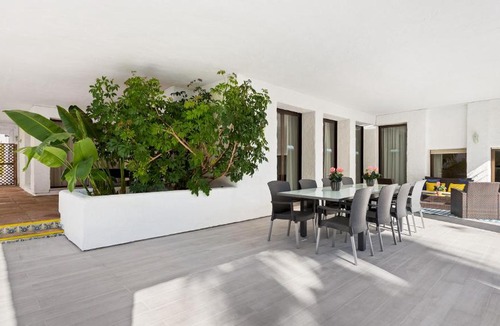 Puerto Banus Villa | HOLIDAY VILLA 34121803, WITH 4 BEDROOM, 2 PRIVATE POOLS, VILLA MARINA, BEACHSIDE PUERTO BANUS, MARBELLA FOR HOLIDAY RENTALS