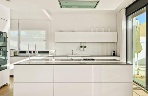 Urbanizacion Costabella Villa | Homerez - 2 m away from the beach! Villa with swimming-pool, jacuzzi and garden