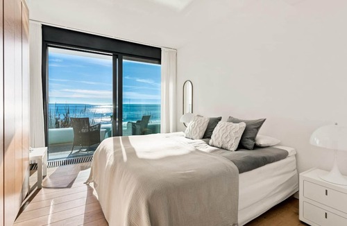 Urbanizacion Costabella Villa | Homerez - 2 m away from the beach! Villa with swimming-pool, jacuzzi and garden