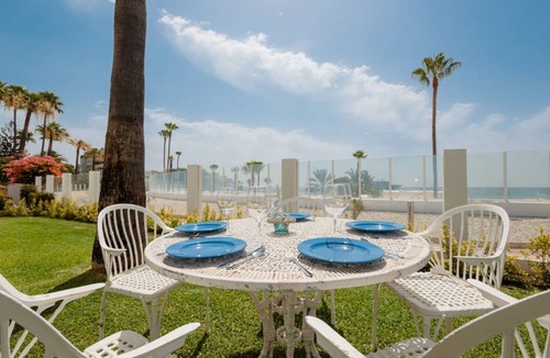 Puerto Banus Apartment | House with access to the beach, sea views and south facing, in Puerto Banus