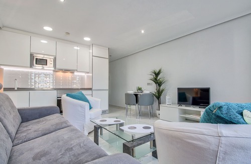 Quesada Apartment | Immaculate modern apartment in the high st of the very popular Ciudad Quesada.