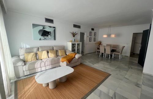 Puerto Banus Apartment | Jardines del puerto 741
