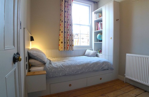 Scarborough House | KITTIWAKE COTTAGE, family friendly, with a garden in Scarborough