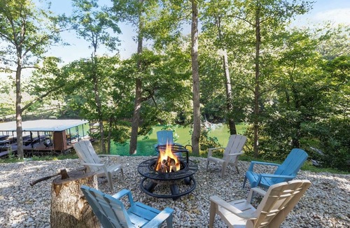 Osage Beach House | Lakefront Oasis in Eldon
