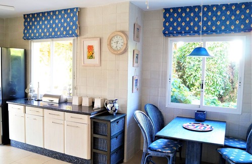 Elviria Villa | Large Villa, garden with swimming pool, jacuzzi, 5 bedrooms, up to 10 people