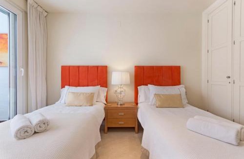 Golden Mile Apartment | Las Canas beach, ground floor first line beach, Marbella golden mile