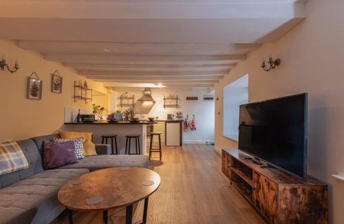 Snainton House | Lavender Cottage - a beautiful quirky family cottage