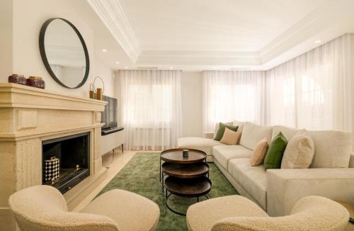 Puerto Banus Villa | Lorea Playa, Luxury 6 Bedroom Villa with Seaview