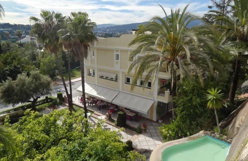 Marbella Apartment | Luxurious apartment 95m2 - Puerto Banus - 3 GOLF Nearby