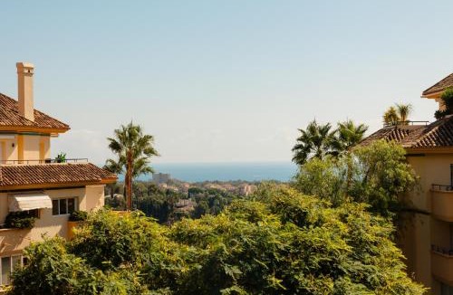 Elviria Apartment | Luxurious frontline golf apartment in Elviria