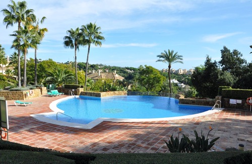 Elviria Apartment | LUXURIOUS NEW FURNISHED APARTMENT NEXT TO GOLF WITH VERY NICE VIEWS !