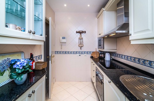 Elviria Apartment | Luxury 2-Bed Apartment Elviria - Pool, Sauna & gym