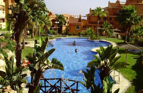 Urbanizacion Hacienda las Chapas Apartment | Luxury 2 Bed Apt Freeview Tv Wi