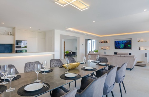 Guadalmina Villa | Luxury 5 Bedroom Villa In Real Club de Golf Guadalmina